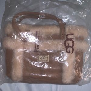 UGG Bags - Ugg Australia Sundance Suede Purse UGG Bags - Ugg Australia Sundance Suede Purse